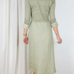 ROBE 120% LINO 70CB 16 ROBE 120% LINO 70CB -Modes Sylphide Soldes Magasin 014113 ROBE 70CB 120 LINO SAGE KAKI 3 scaled