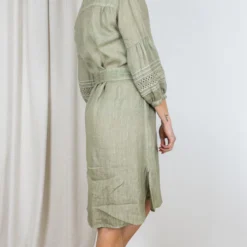 ROBE 120% LINO 49FR 20 ROBE 120% LINO 49FR -Modes Sylphide Soldes Magasin 014114 ROBE 49FR 120 LINO SAGE KAKI 4 scaled
