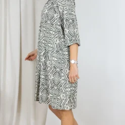 ROBE VOUS 64480 9 ROBE VOUS 64480 -Modes Sylphide Soldes Magasin 014823 ROBE 64480 VOUS VERT CLAIR 1 scaled