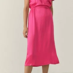 ROBE AMERICAN VINTAGE WIDLAND 17 ROBE AMERICAN VINTAGE WIDLAND -Modes Sylphide Soldes Magasin WID14JE23 MAGENT MODEL 1 large