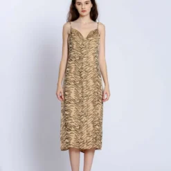 See U Soon Robe 23122200